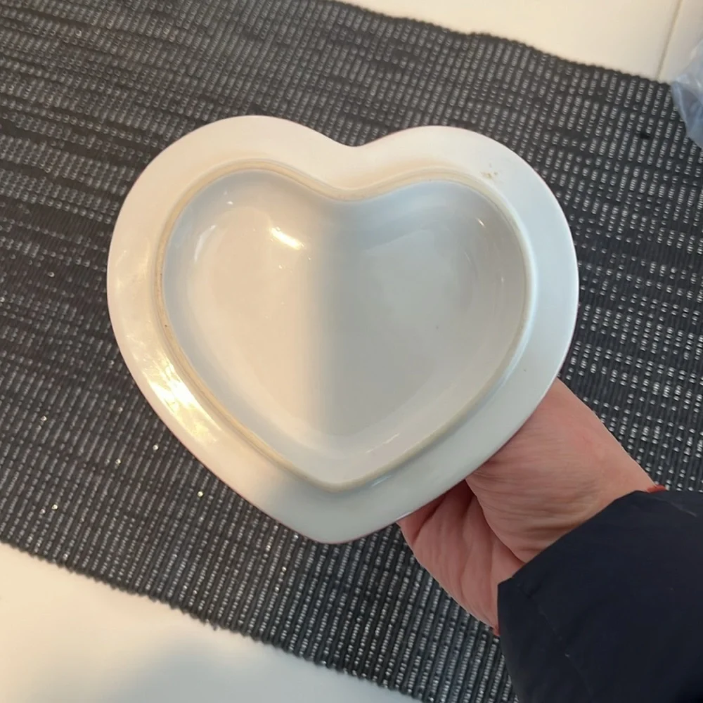 1 Piece CUISINART Red Heart Shaped Ramekin w/ LID9 Oz. Valentines